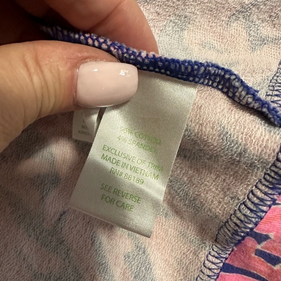 Lilly Pulitzer jacket I’m size XXS. Zippered front. 2 pockets. Lilly hardware - Picture 6 of 15